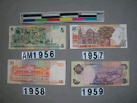 菲律賓100披索紙幣藏品圖，第4張